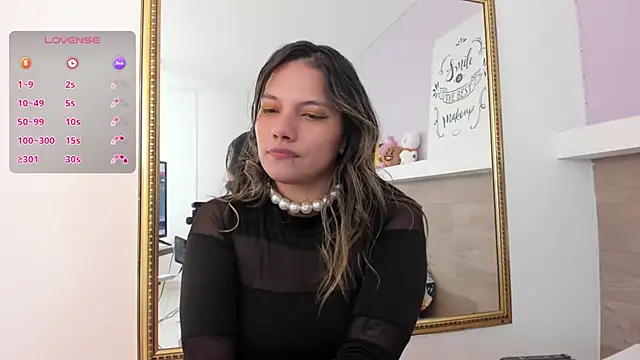 Snapshot of EmmaSanchez_ chatting on 04-30-26, 08:48 EmmaSanchez online show from 04-30-26, 08:48
