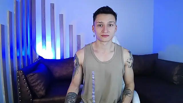 Snapshot of DIEGO_JONES chatting on 04-30-26, 02:45 DIEGO JONES online show from 04-30-26, 02:45