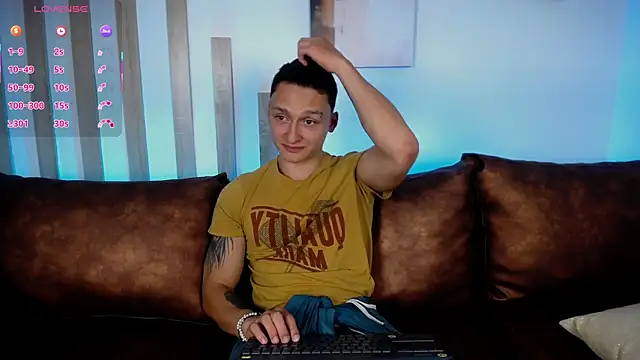 Snapshot of DIEGO_JONES chatting on 06-03-26, 01:03 DIEGO JONES online show from 06-03-26, 01:03