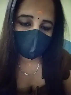 Snapshot of Tamil_Rani- chatting on 06-21-26, 06:32 Tamil Rani- online show from 06-21-26, 06:32