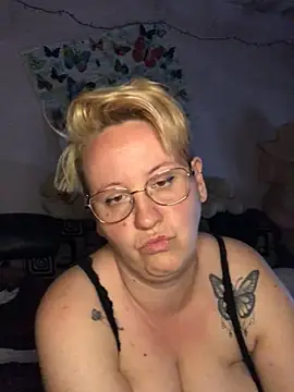 Snapshot of SofiaAmour chatting on 04-15-26, 08:09 SofiaAmour online show from 04-15-26, 08:09