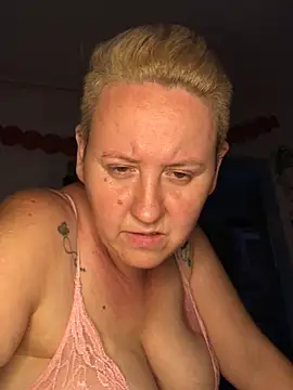 Snapshot of SofiaAmour chatting on 07-19-26, 06:33 SofiaAmour online show from 07-19-26, 06:33