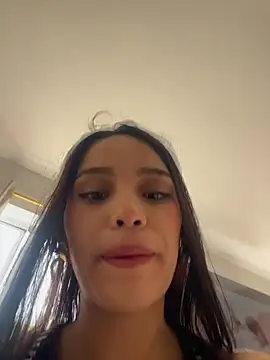 Mia-villalobos online show from 04-06-26, 02:29