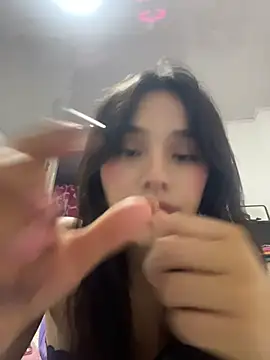 Mia-villalobos online show from 06-24-26, 02:21