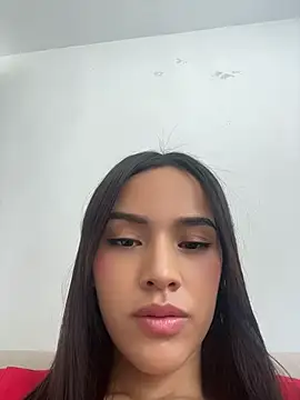 Mia-villalobos online show from 07-04-26, 05:19