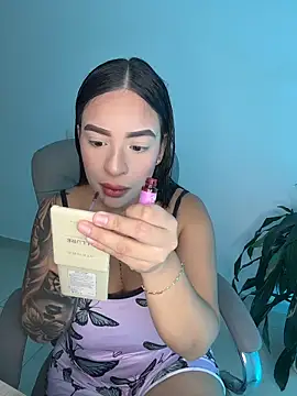 Snapshot of Lisabrown_23 chatting on 03-07-26, 11:24 Lisabrown 23 online show from 03-07-26, 11:24