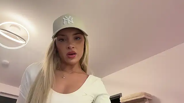 Naughtyblondex online show from 06-01-26, 11:28