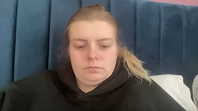 Snapshot of Ellarose-xo chatting on 03-02-26, 01:29 Ellarose-xo online show from 03-02-26, 01:29