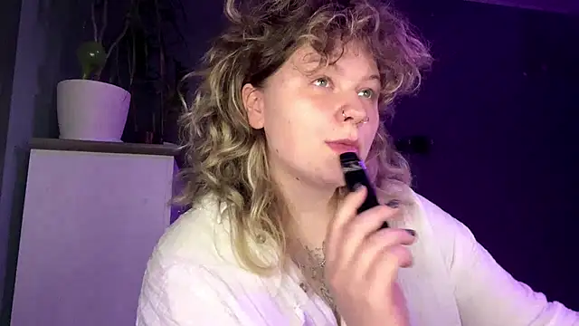 Snapshot of YoungAlina chatting on 07-26-26, 11:33 YoungAlina online show from 07-26-26, 11:33