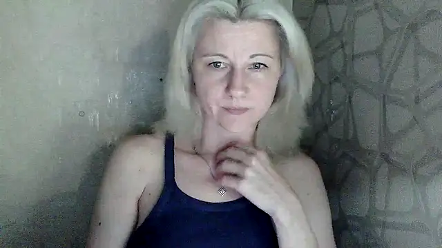 Snapshot of Katerina-Kissa chatting on 05-12-26, 06:27 Katerina-Kissa online show from 05-12-26, 06:27