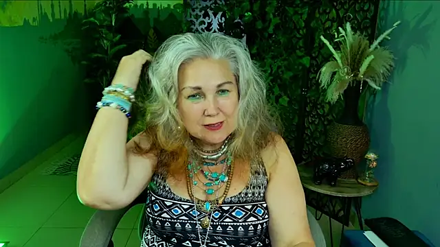 Snapshot of LilaMaharani chatting on 07-24-26, 01:42 LilaMaharani online show from 07-24-26, 01:42