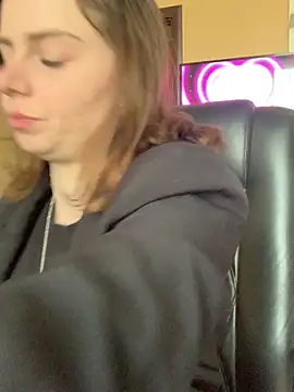 VelvetChloe online show from 04-14-26, 12:00