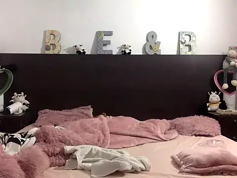 mommy-Milf online show from 03-21-26, 02:05