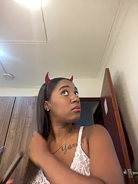 Emi rousse online show from 04-02-26, 12:36