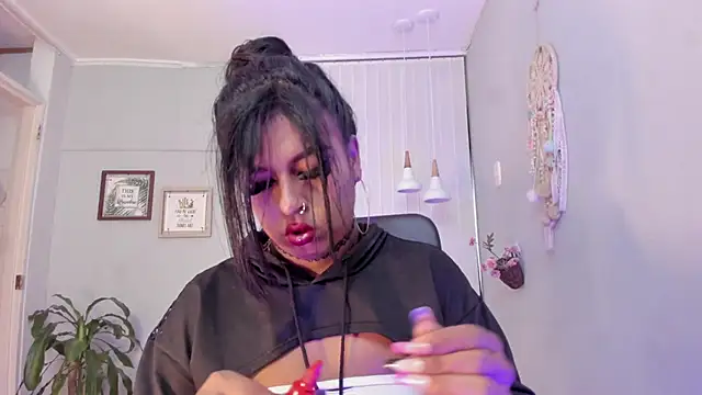 Nahomy Collins  online show from 03-23-26, 07:18