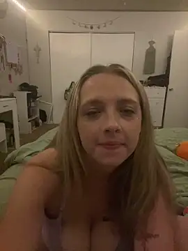 Snapshot of imkhloe chatting on 05-11-26, 01:11 imkhloe online show from 05-11-26, 01:11