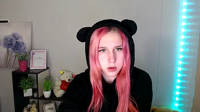 Scarlett lil online show from 04-11-26, 07:45