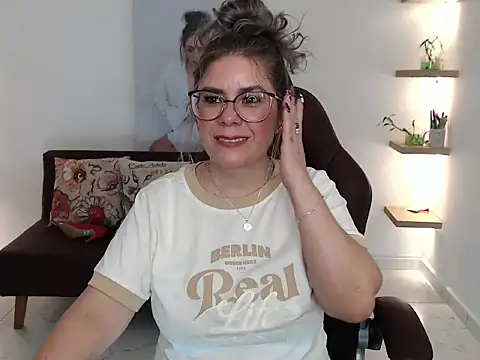 LayahNoir online show from 03-18-26, 07:39