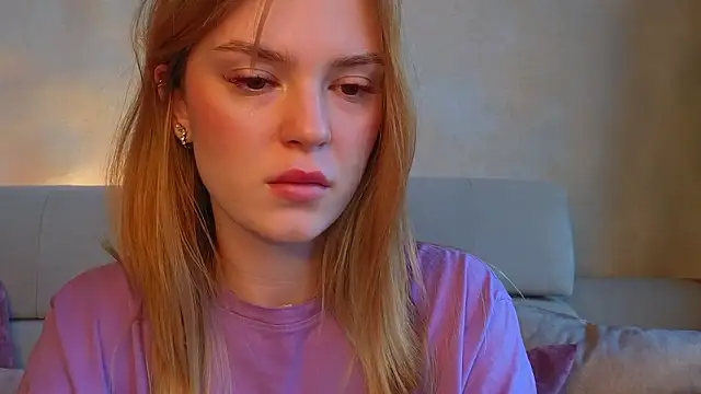 Snapshot of cyberl0ve_ chatting on 03-18-26, 02:53 cyberl0ve online show from 03-18-26, 02:53