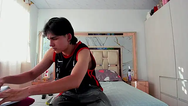 monky 0002 online show from 03-22-26, 09:51