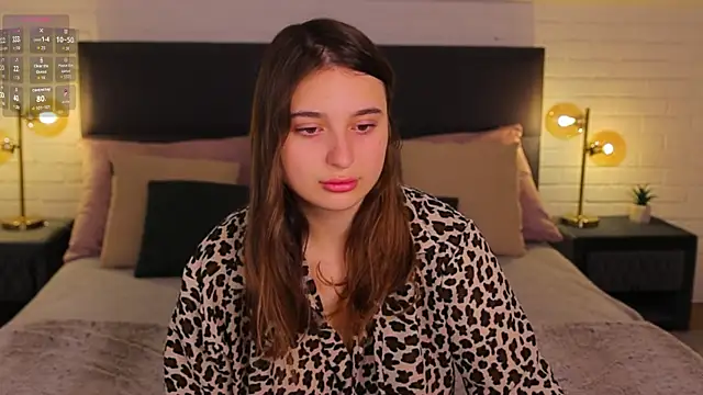 Nicole De Lux online show from 04-10-26, 05:23