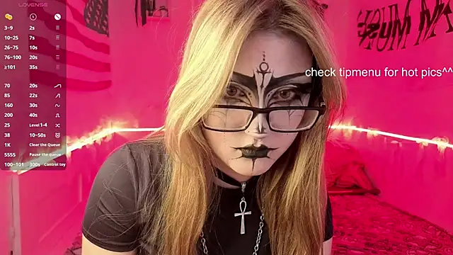 Snapshot of CucKuhta chatting on 06-10-26, 04:28 CucKuhta online show from 06-10-26, 04:28