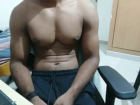 Snapshot of kratosTheHunk chatting on 05-15-26, 07:37 kratosTheHunk online show from 05-15-26, 07:37