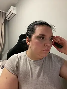 Snapshot of Luizaa004 chatting on 03-01-26, 08:22 Luizaa004 online show from 03-01-26, 08:22