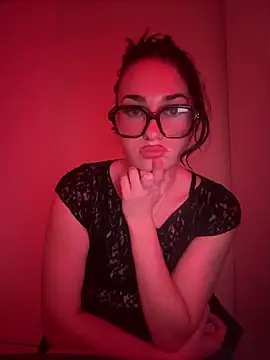 Claraaaaa06 online show from 04-14-26, 07:09