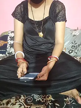 Snapshot of Couple_hot999 chatting on 06-08-26, 08:15 Couple hot999 online show from 06-08-26, 08:15