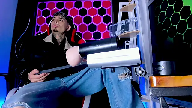 Max Hader  online show from 03-21-26, 03:33