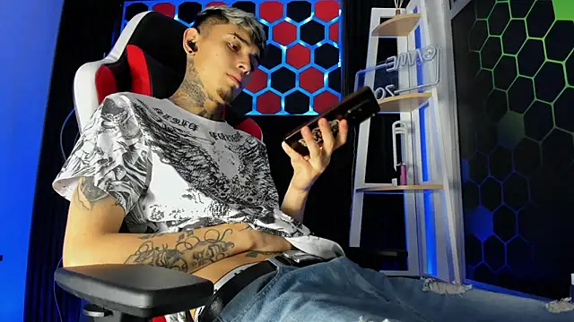 Max Hader  online show from 03-29-26, 02:44