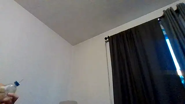 Snapshot of TallHungandCloudy69 chatting on 03-18-26, 01:58 TallHungandCloudy69 online show from 03-18-26, 01:58