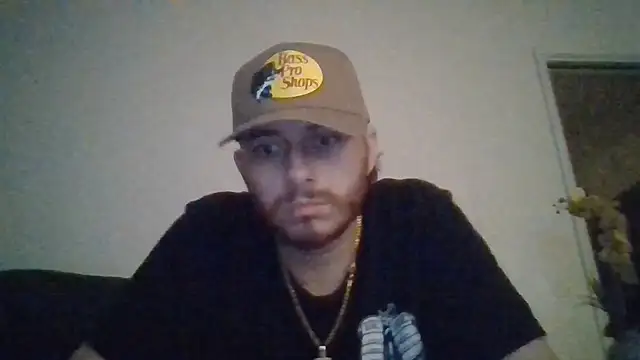 Snapshot of TallHungandCloudy69 chatting on 04-15-26, 04:41 TallHungandCloudy69 online show from 04-15-26, 04:41