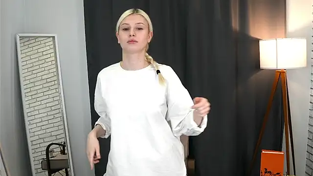 Snapshot of LorisBoster chatting on 03-03-26, 04:07 LorisBoster online show from 03-03-26, 04:07