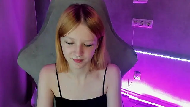 Emma Dusk online show from 07-11-26, 01:08