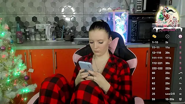 Snapshot of Mary_Blu chatting on 12-26-24, 12:25 Mary Blu online show from 12-26-24, 12:25