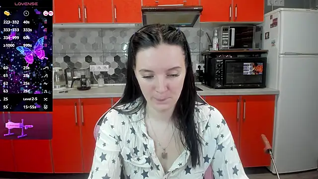 Snapshot of Mary_Blu chatting on 01-08-25, 02:57 Mary Blu online show from 01-08-25, 02:57