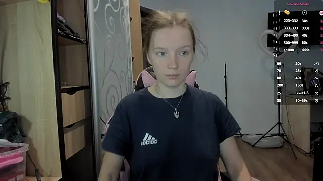 Snapshot of Mary_Blu chatting on 10-13-25, 08:36 Mary Blu online show from 10-13-25, 08:36