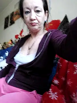 anayss17 online show from 04-13-26, 04:18