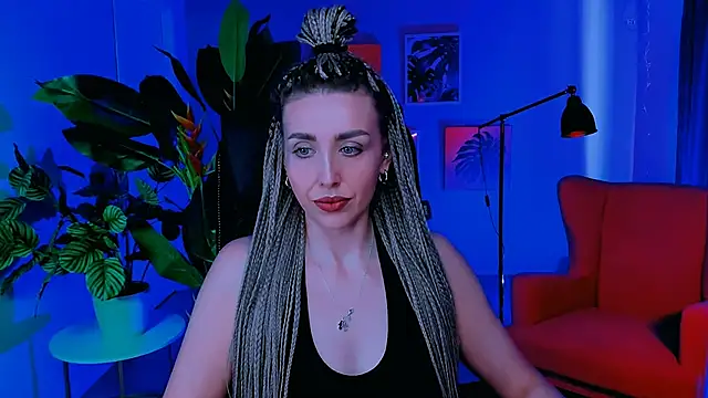 Snapshot of MonicaRiley chatting on 05-17-26, 01:29 MonicaRiley online show from 05-17-26, 01:29