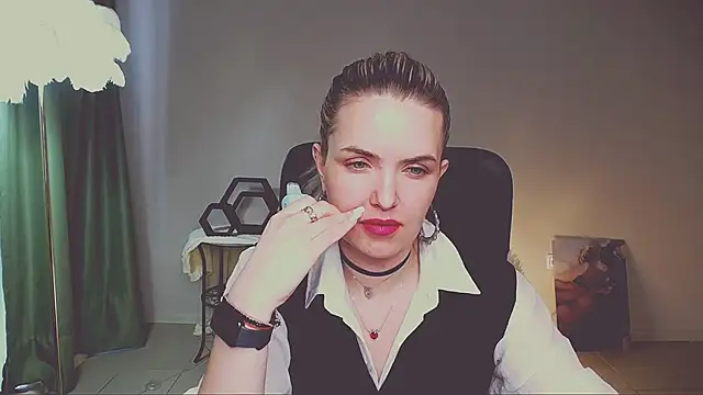 AliceSmite online show from 05-26-26, 11:06