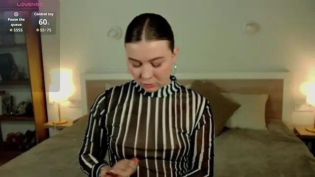 Snapshot of HermioneMoon chatting on 05-02-26, 02:44 HermioneMoon online show from 05-02-26, 02:44