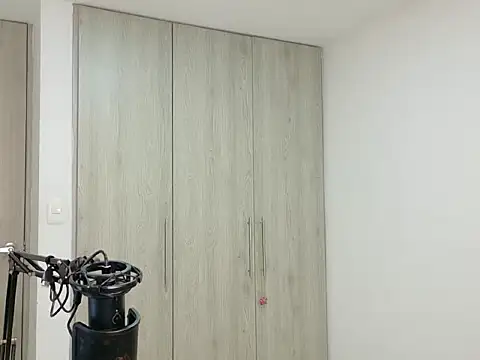 SarahMoonXO online show from 04-19-26, 10:23