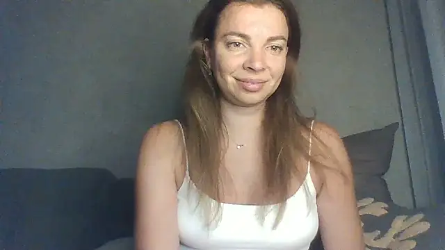 Snapshot of Luna2547 chatting on 08-05-26, 07:38 Luna2547 online show from 08-05-26, 07:38