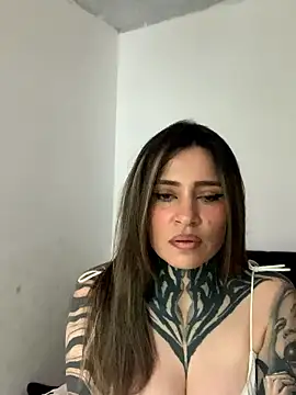 Snapshot of AlanaRoa_ chatting on 06-04-26, 03:18 AlanaRoa online show from 06-04-26, 03:18
