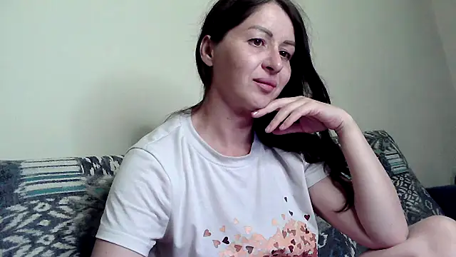 Snapshot of TenderAndSweetX chatting on 06-13-26, 10:29 TenderAndSweetX online show from 06-13-26, 10:29