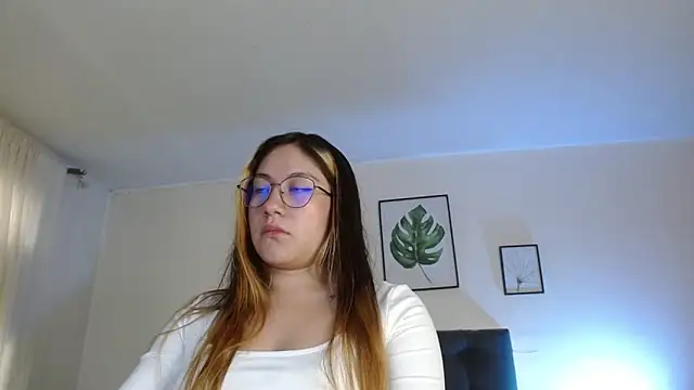 Snapshot of samanthachop chatting on 06-17-26, 01:23 samanthachop online show from 06-17-26, 01:23