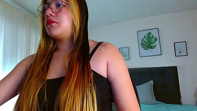 Snapshot of samanthachop chatting on 06-27-26, 01:39 samanthachop online show from 06-27-26, 01:39