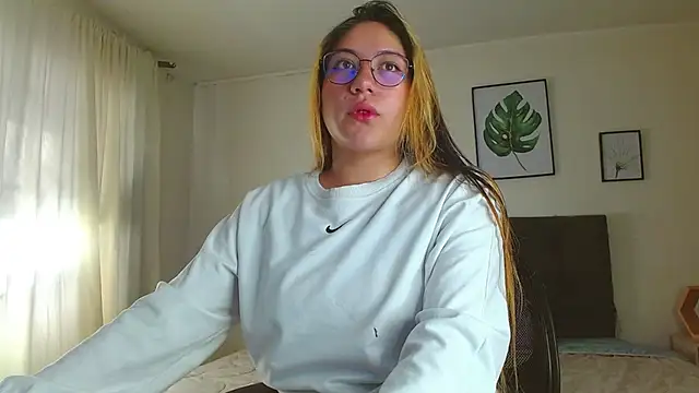 Snapshot of samanthachop chatting on 07-15-26, 01:38 samanthachop online show from 07-15-26, 01:38